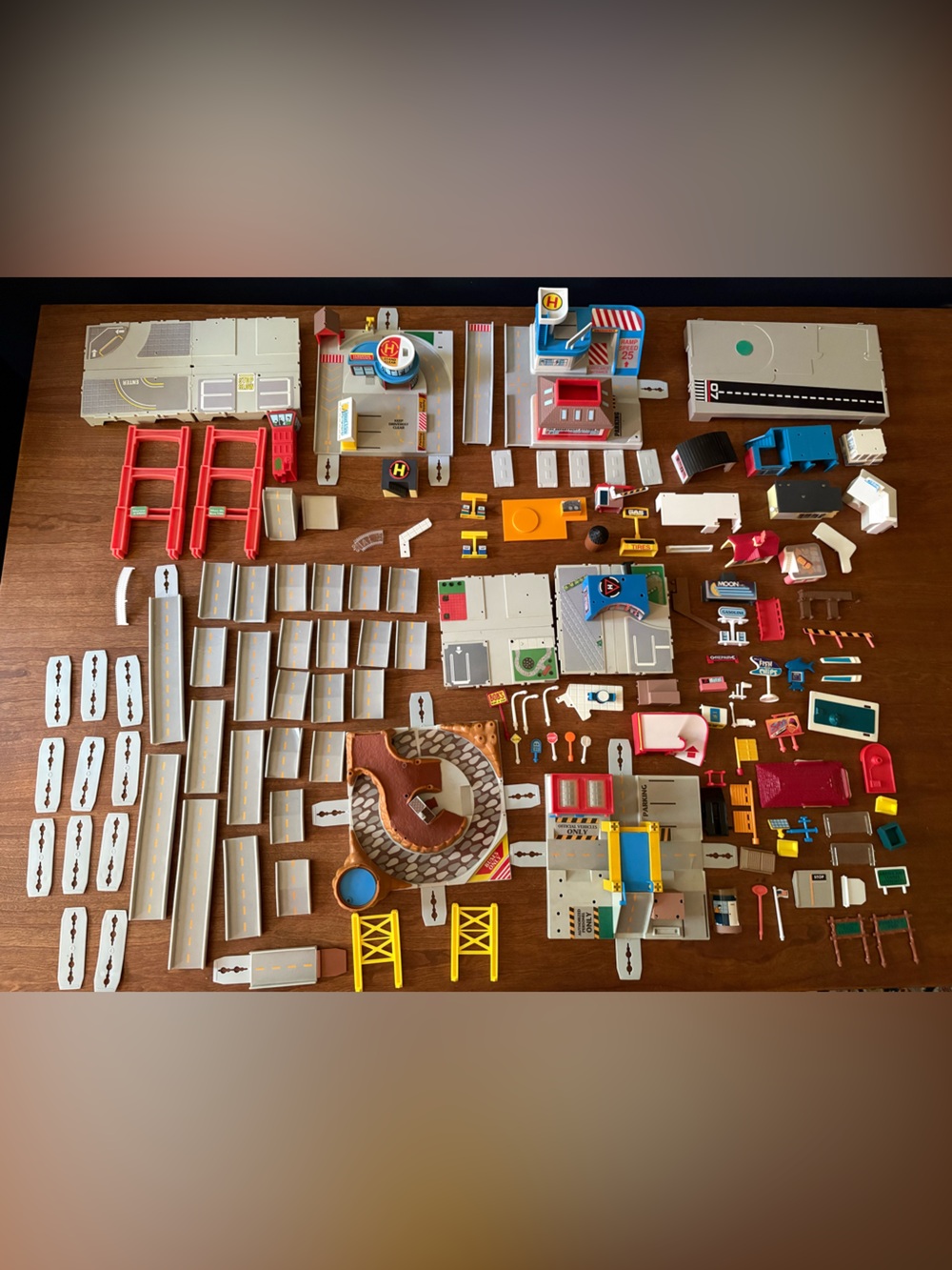 VTG Micro Machines Travel City & City Accessories Lot of 140 Assorted Pieces